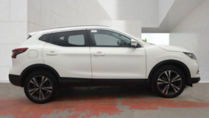 2017 Nissan Qashqai 1.2 Dig-T N-Connecta Euro 6 (s/s) 5dr in White — image 6