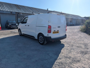 2021 Citroen Dispatch 1.5 Bluehdi 1000 Enterprise M Fwd 2 Euro 6 (s/s) 6dr in White — image 5