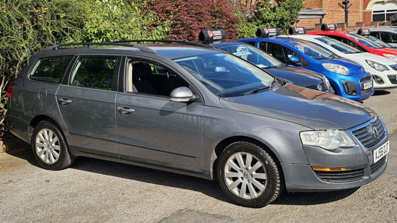 2006 Volkswagen Passat 2.0 Fsi S in Grey — image 1