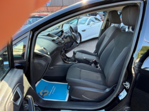 2017 Ford Fiesta 1.25 Zetec Euro 6 5dr in Black — image 4