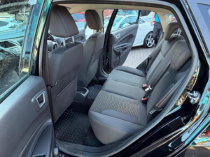 2017 Ford Fiesta 1.25 Zetec Euro 6 5dr in Black — image 5