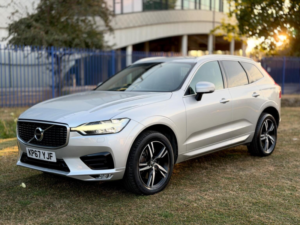 2017 Volvo Xc60 2.0 D5 Powerpulse R-Design Auto AWD Euro 6 (s/s) 5dr in Silver — image 4