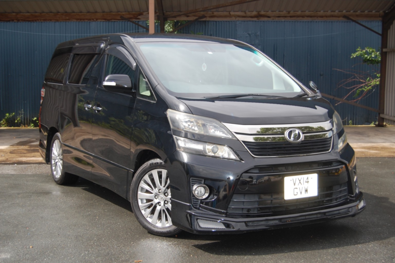 2014 Toyota Vellfire 2.4 Golden Eyes Facelift in Black — image 1