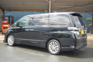 2014 Toyota Vellfire 2.4 Golden Eyes Facelift in Black — image 3