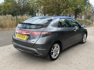 2011 Honda Civic 1.8 I-Vtec Es in Grey — image 2