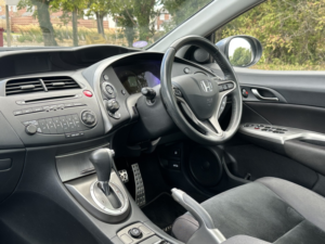 2011 Honda Civic 1.8 I-Vtec Es in Grey — image 3
