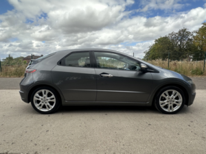 2011 Honda Civic 1.8 I-Vtec Es in Grey — image 6