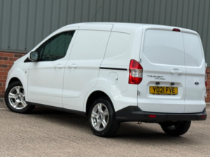 2021 Ford Transit Courier 1.0 Ecoboost Limited L1 Euro 6 5dr in White — image 5