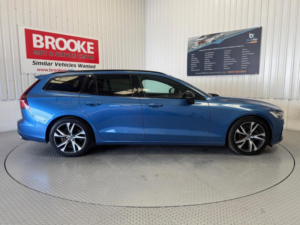 2019 Volvo V60 2.0 D3 R-Design Euro 6 (s/s) 5dr in Blue — image 6