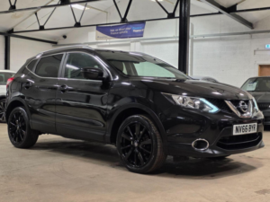 2016 Nissan Qashqai 1.5 Dci Tekna 2WD Euro 6 (s/s) 5dr in Black — image 3