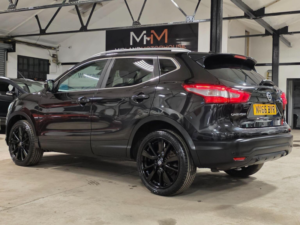 2016 Nissan Qashqai 1.5 Dci Tekna 2WD Euro 6 (s/s) 5dr in Black — image 6
