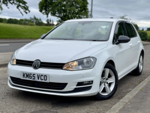 2015 Volkswagen Golf 1.6 Tdi Bluemotion Tech Match in White — image 5