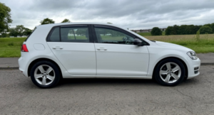 2015 Volkswagen Golf 1.6 Tdi Bluemotion Tech Match in White — image 7