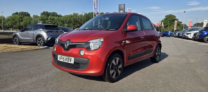 2015 Renault Twingo 1.0 Play Sce 70 in Red — image 2