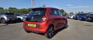 2015 Renault Twingo 1.0 Play Sce 70 in Red — image 6