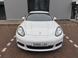 2015 Porsche Panamera 3.0 D V6 in White — image 4