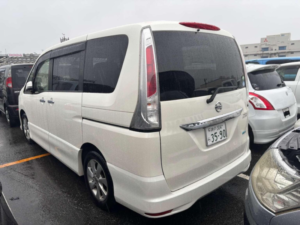 2012 Nissan Serena 2.0 Highway Star V Selection 5dr 8 Seats in White — image 3