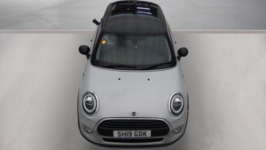 2019 MINI Hatch 1.5 Cooper Classic Euro 6 (s/s) 3dr in Silver — image 4