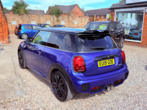 2019 MINI Hatch 2.0 3-Door Hatch Cooper S Sport in Blue — image 4