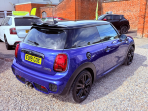 2019 MINI Hatch 2.0 3-Door Hatch Cooper S Sport in Blue — image 6
