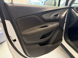2015 Vauxhall Mokka 1.6 I Exclusiv in White — image 6