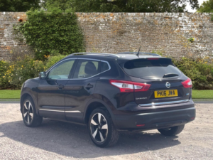 2016 Nissan Qashqai 1.5 Dci N-Tec+ 2WD Euro 6 (s/s) 5dr in Black — image 4