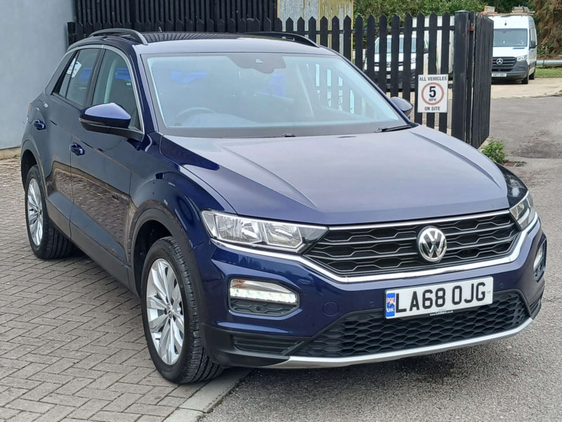 2019 Volkswagen T-Roc 1.5 T-Roc Se Tsi Evo Semi-Auto 5dr in Blue — image 1