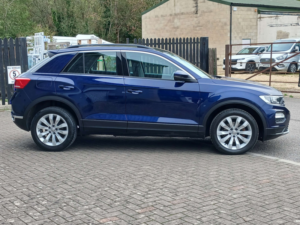 2019 Volkswagen T-Roc 1.5 T-Roc Se Tsi Evo Semi-Auto 5dr in Blue — image 2