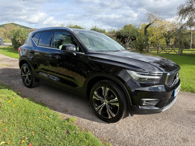 2019 Volvo Xc40 1.5 T3 Inscription Pro Euro 6 (s/s) 5dr in Black — image 1