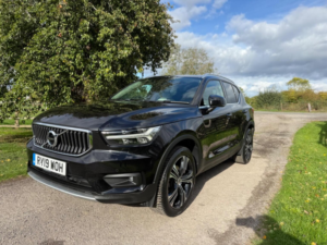 2019 Volvo Xc40 1.5 T3 Inscription Pro Euro 6 (s/s) 5dr in Black — image 3