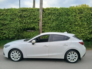2014 Mazda 3 2.0 Skyactiv-G Sport Nav Hatchback 5dr Petrol Manual Euro 5 (s/s) (120 Ps) in White — image 2