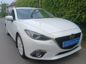 2014 Mazda 3 2.0 Skyactiv-G Sport Nav Hatchback 5dr Petrol Manual Euro 5 (s/s) (120 Ps) in White — image 4