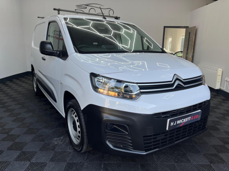 2023 Citroen Berlingo 1.5 Bluehdi 1000 Enterprise Edition M Swb Euro 6 (s/s) 5dr in White — image 1