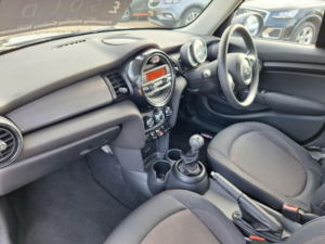 2017 MINI Hatch 1.5 Cooper Euro 6 (s/s) 5dr in Black — image 3