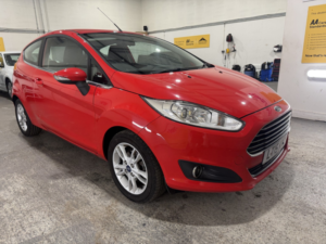 2015 Ford Fiesta 1.3 Zetec in Red — image 3