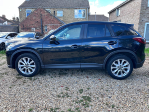 2014 Mazda Cx-5 2.2 Skyactiv-D Sport Nav in Black — image 2