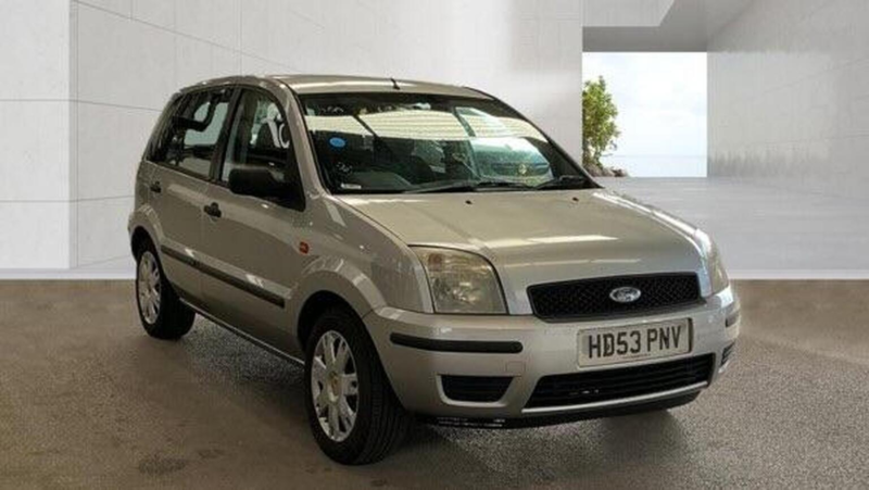 2004 Ford Fusion 1.4 2 5dr in Silver — image 1