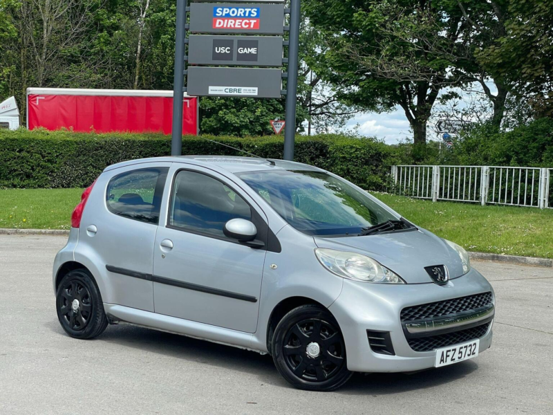 2009 Peugeot 107 1.0 12v Urban Euro 4 5dr in Silver — image 1