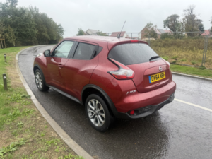 2014 Nissan Juke 1.2 Dig-T Tekna in Red — image 6