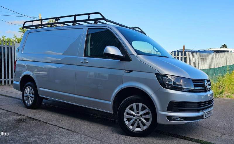 2019 Volkswagen Transporter 2.0 Tdi T28 Highline Fwd Swb Euro 6 (s/s) 5dr in Silver — image 1