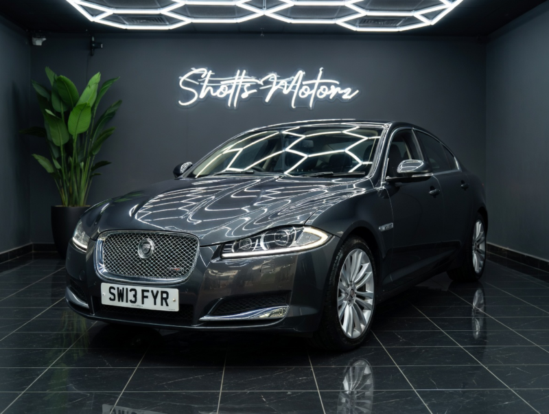 2013 Jaguar Xf 2.2d Luxury Auto Euro 5 (s/s) 4dr in Grey — image 1