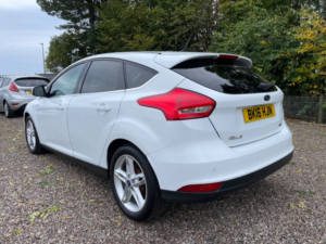2016 Ford Focus 1.0t Ecoboost Titanium Hatchback 5dr Petrol Manual Euro 6 (s/s) (100 Ps) in White — image 4