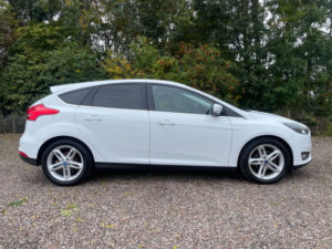 2016 Ford Focus 1.0t Ecoboost Titanium Hatchback 5dr Petrol Manual Euro 6 (s/s) (100 Ps) in White — image 5