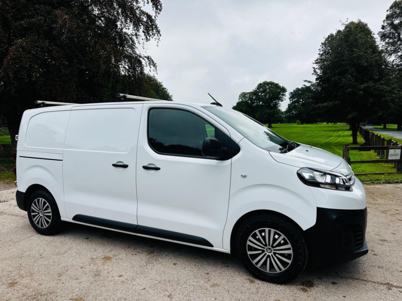 2023 Citroen Dispatch 1.5 Bluehdi 1000 Enterprise Pro M Fwd 2 Euro 6 (s/s) 6dr in White — image 1