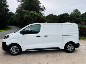 2023 Citroen Dispatch 1.5 Bluehdi 1000 Enterprise Pro M Fwd 2 Euro 6 (s/s) 6dr in White — image 6