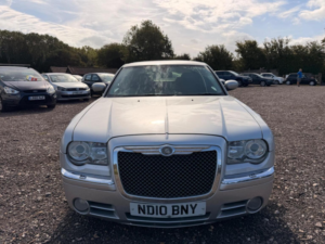 2010 Chrysler 300c 3.0 Crd V6 Srt Design 4dr in Silver — image 3