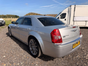 2010 Chrysler 300c 3.0 Crd V6 Srt Design 4dr in Silver — image 5