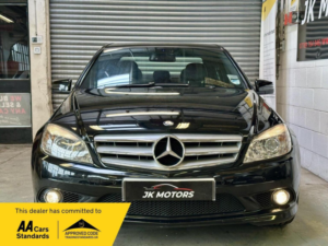 2010 Mercedes-Benz C Class 1.8 C180 Blueefficiency Sport Auto Euro 5 4dr in Black — image 5