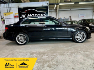 2010 Mercedes-Benz C Class 1.8 C180 Blueefficiency Sport Auto Euro 5 4dr in Black — image 6