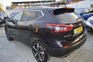 2018 Nissan Qashqai 1.2 Dig-T Tekna in Black — image 4